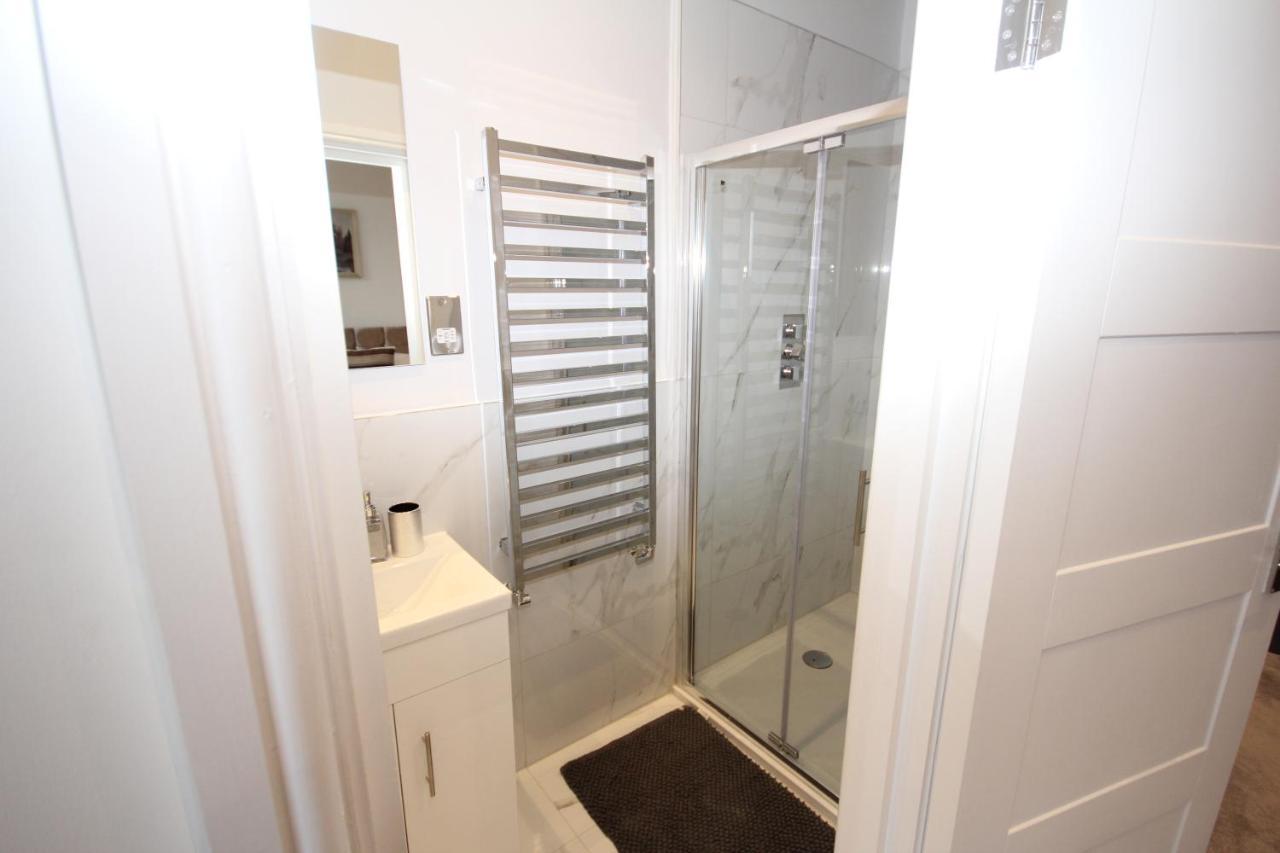 Great West Road Apartments Flat C Λονδίνο Εξωτερικό φωτογραφία